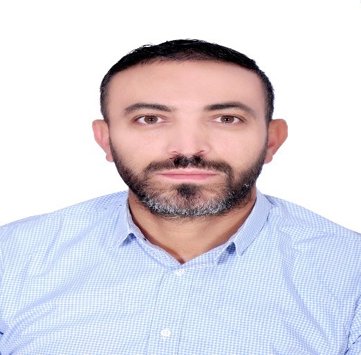 Une image contenant Visage humain, Barbe humaine, personne, pilosité faciale

Le contenu généré par l’IA peut être incorrect.